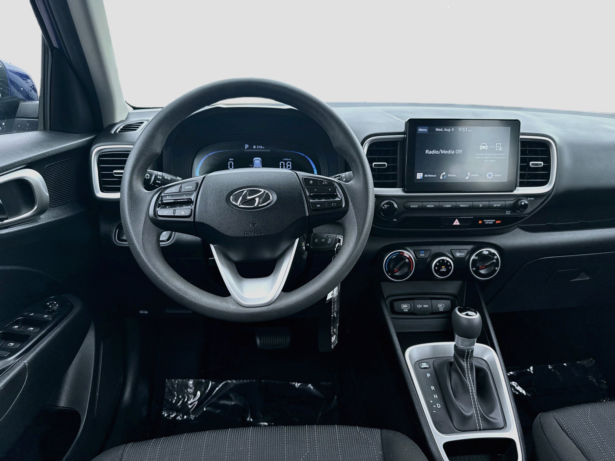 Used 2024 Intense Blue Hyundai SE image 18