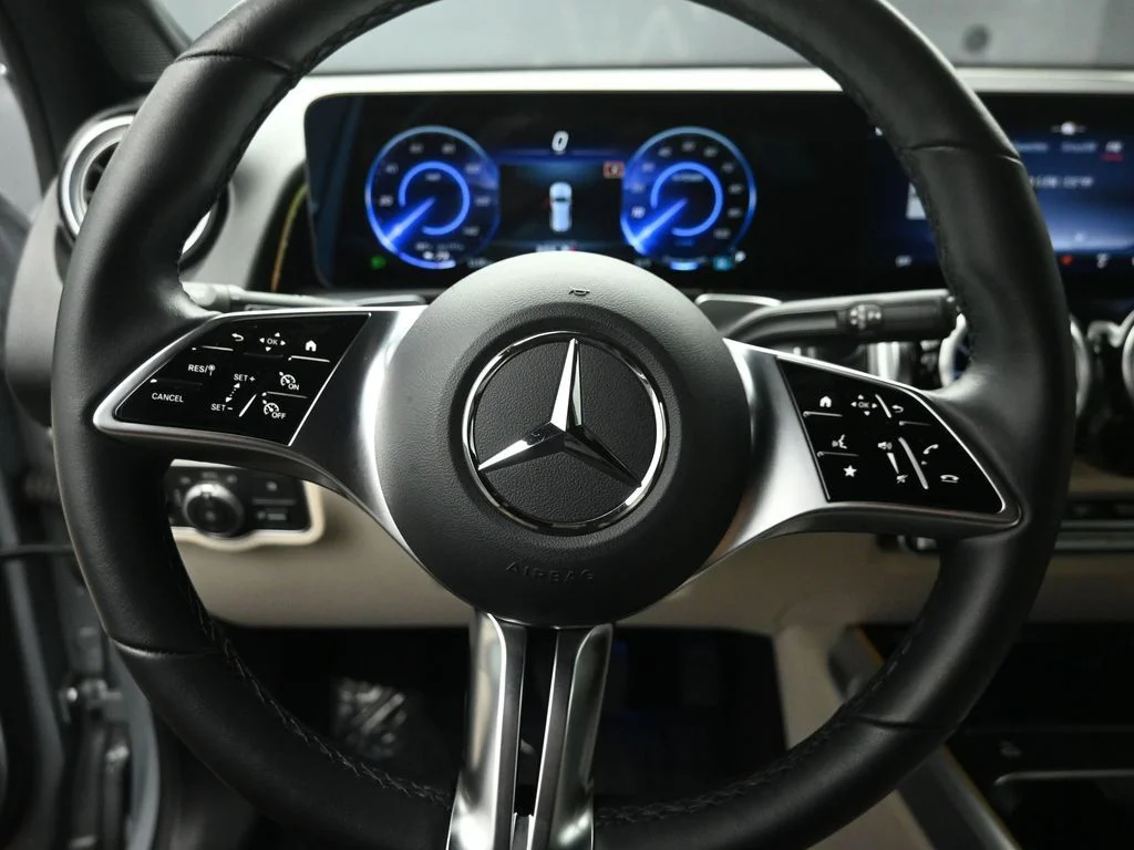 Used 2024 Cirrus Silver Metallic Mercedes-Benz 300 image 15