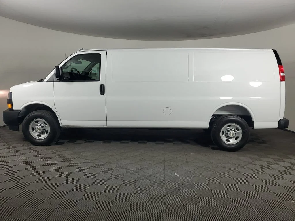 2025 Chevrolet Express Cargo Work Van - Photo 7