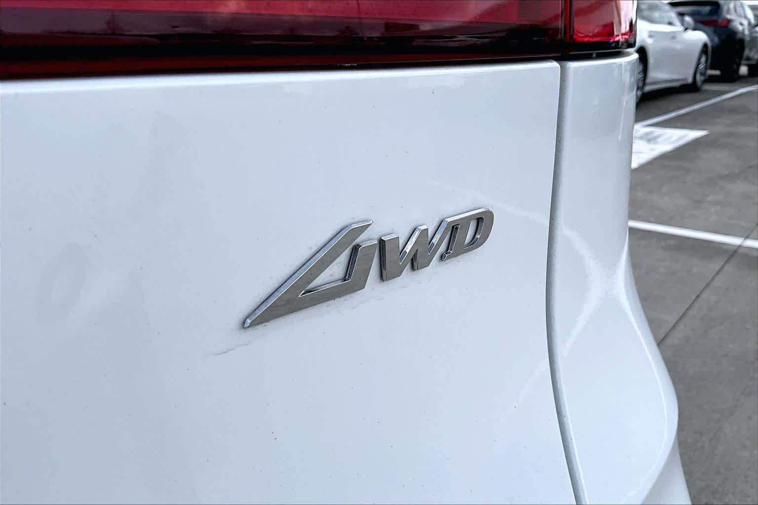 2026 GENESIS GV70 Standard - Photo 10