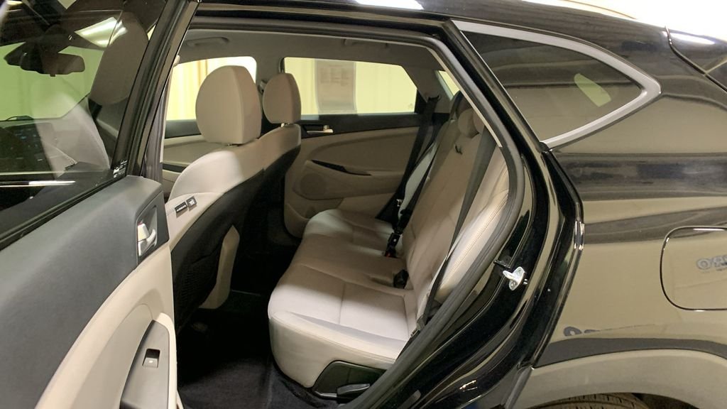 Used 2019 Black Noir Pearl Hyundai Value image 21