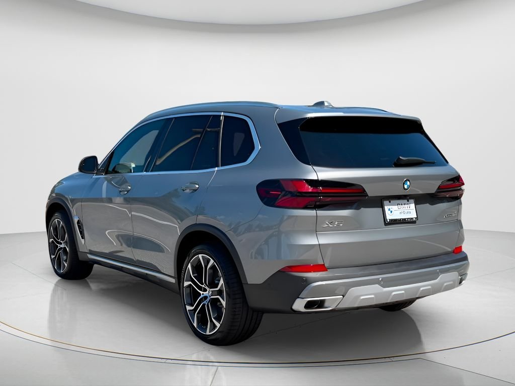 New 2026 Skyscraper Grey Metallic BMW xDrive40i image 7