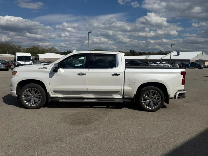 Used 2023 Beige Chevrolet High Country image 6