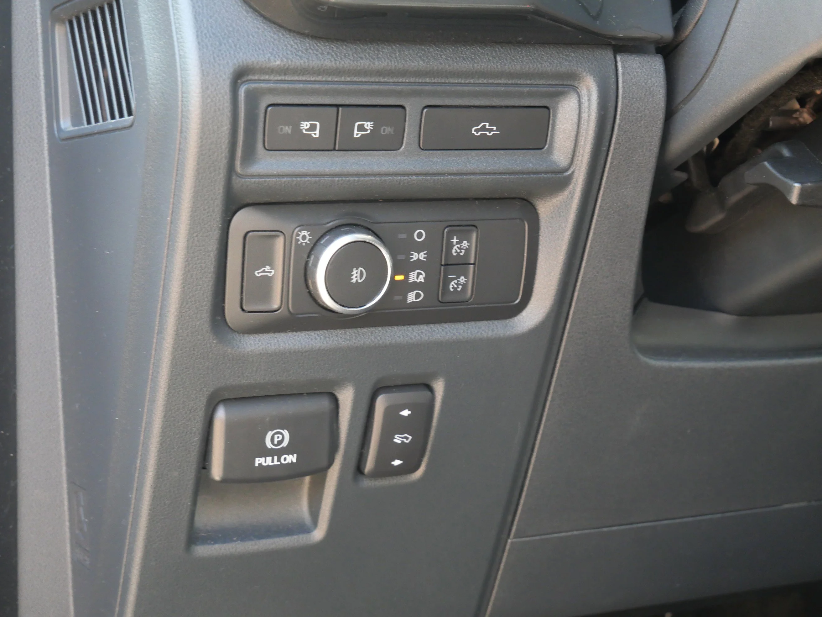 Certified Used 2024 Oxford White Clearcoat Ford XLT image 75