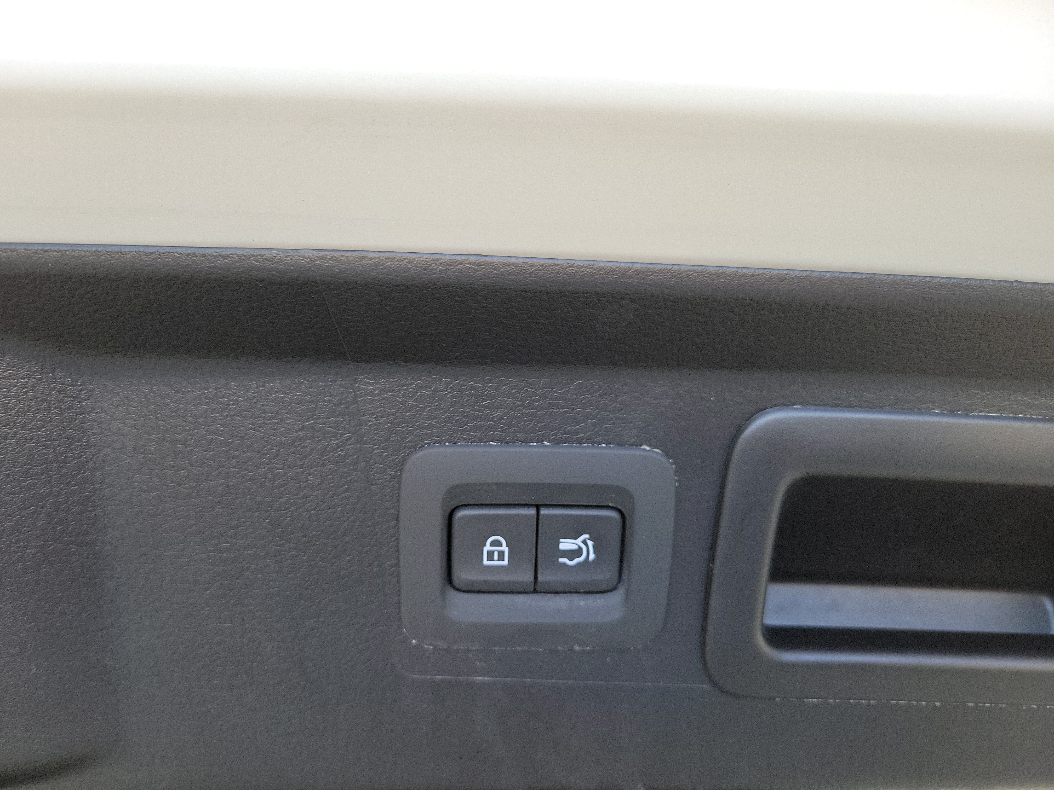 Used 2025 Wind Chill Pearl Mazda 2.5 S Premium Package image 12