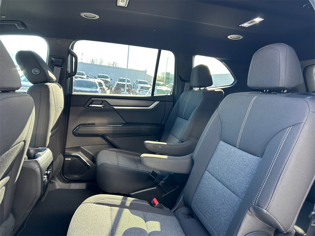 2026 GMC ACADIA - Image 32