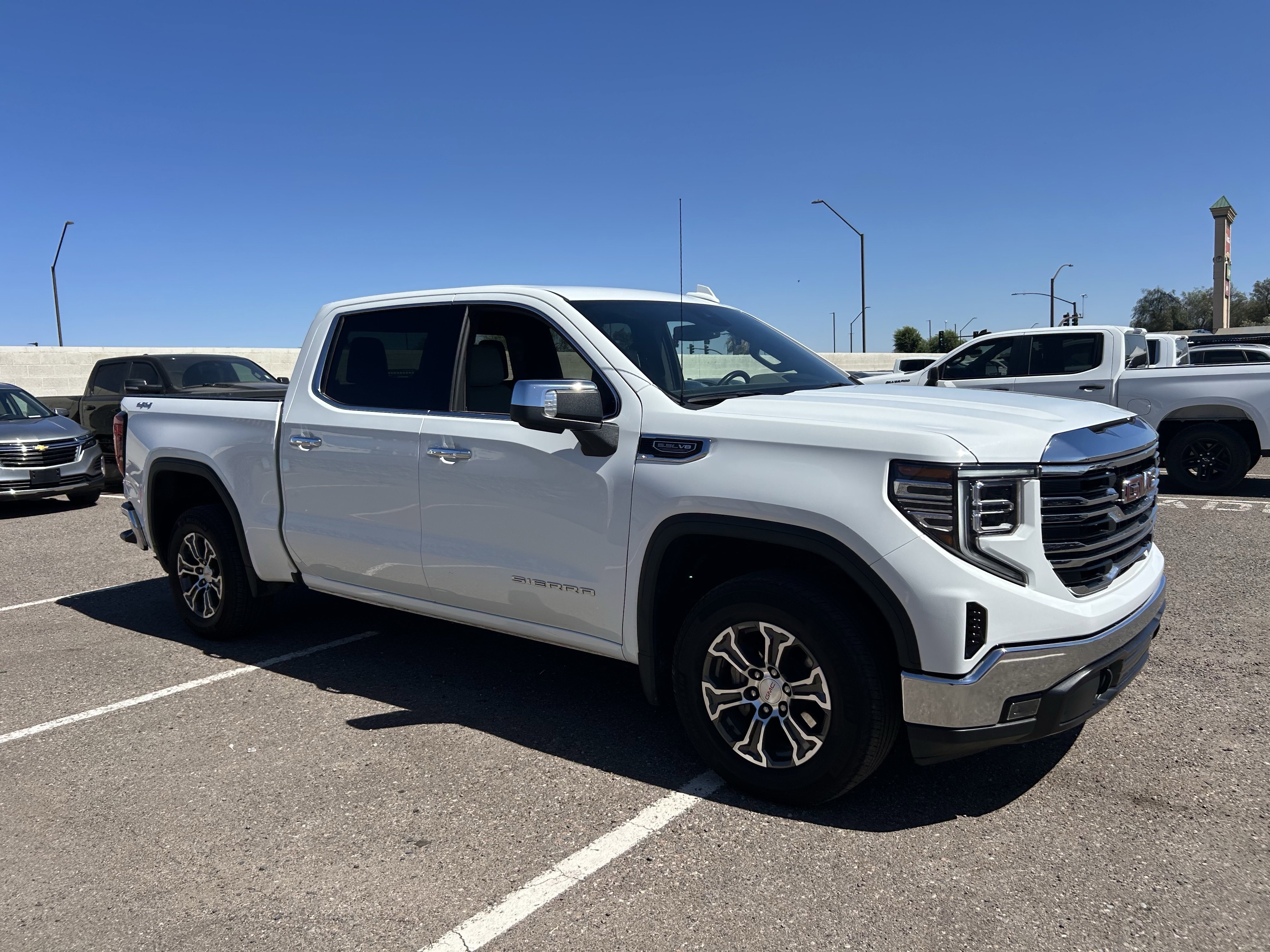 Used 2025 Summit White GMC SLT image 6