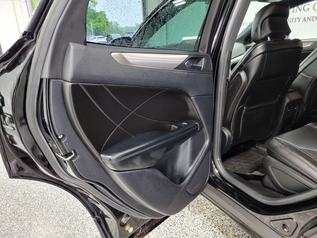 Used 2018  Lincoln Select image 21
