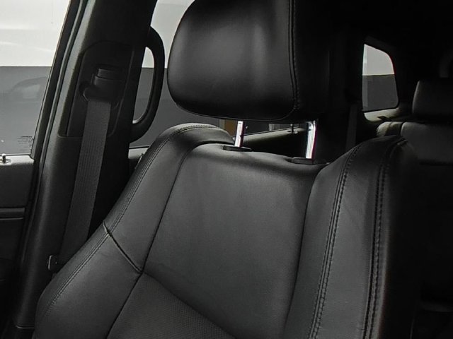 Used 2020 Black Jeep Altitude image 39