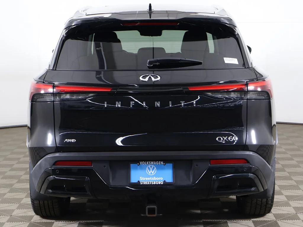 Used 2024 Mineral INFINITI LUXE image 16