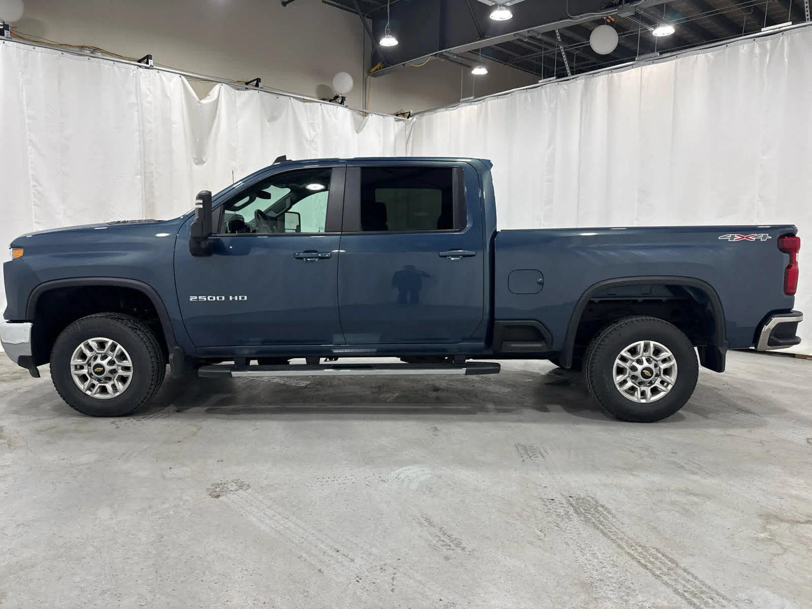 Used 2026 Lakeshore Blue Metallic Chevrolet LT image 2