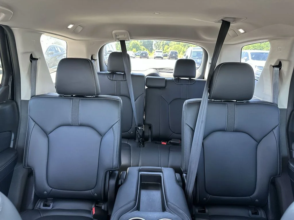 Used 2023 Black Honda EX-L image 13