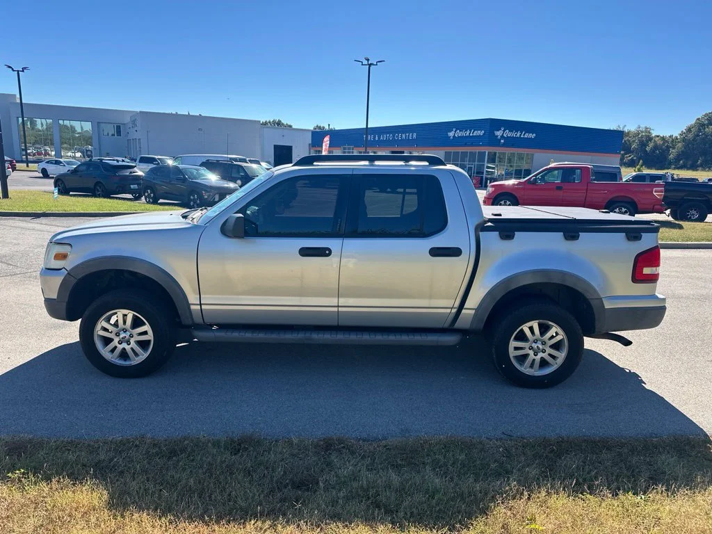 Used 2010 Silver Ford XLT image 4