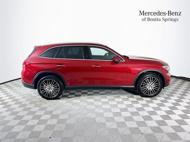 Used 2026 Red Mercedes-Benz GLC 300 image 8