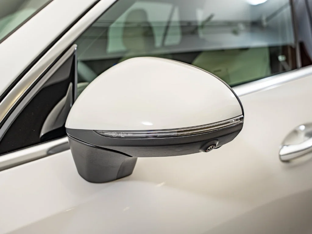 New 2026 Polar White Mercedes-Benz GLC 300 image 9