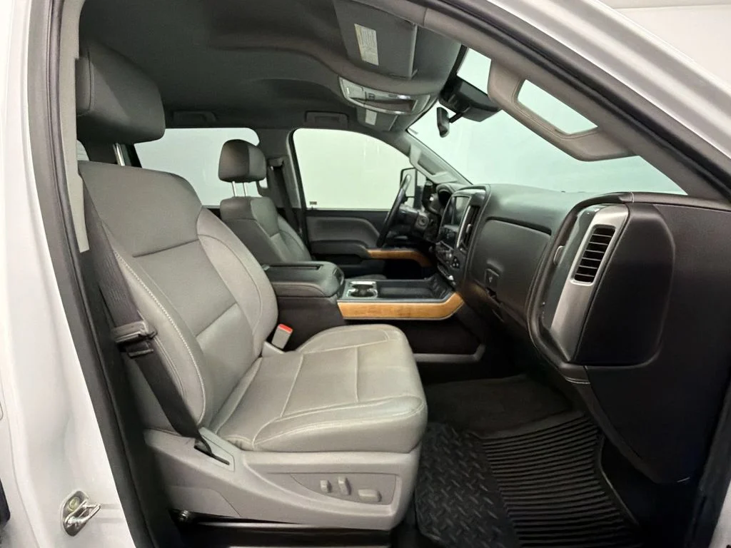 Used 2017 Summit White Chevrolet LTZ image 22