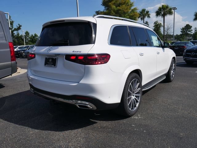 New 2026 MANUFAKTUR Moonlight White Metallic Mercedes-Benz GLS 450 image 28