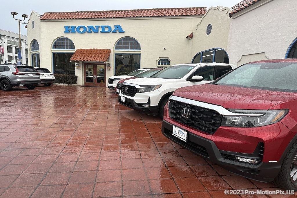 Certified Used 2025 Ggray Honda TrailSport image 13