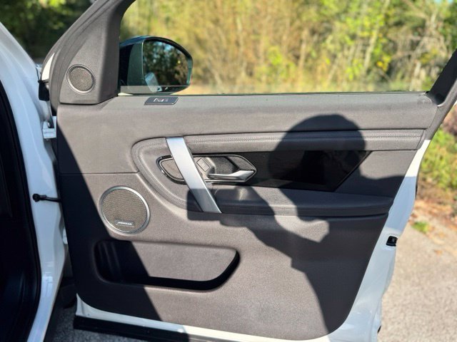 Used 2022 Fuji White Land Rover S image 18