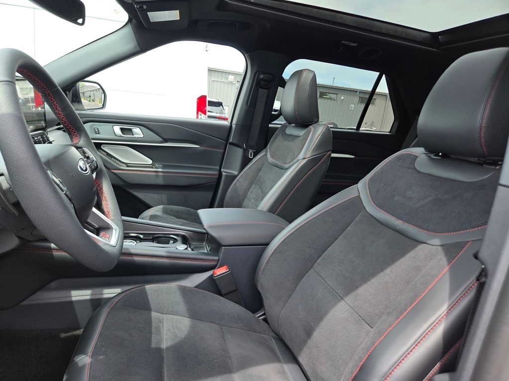 New 2026 Star White Metallic Tri-Coat Ford ST image 17
