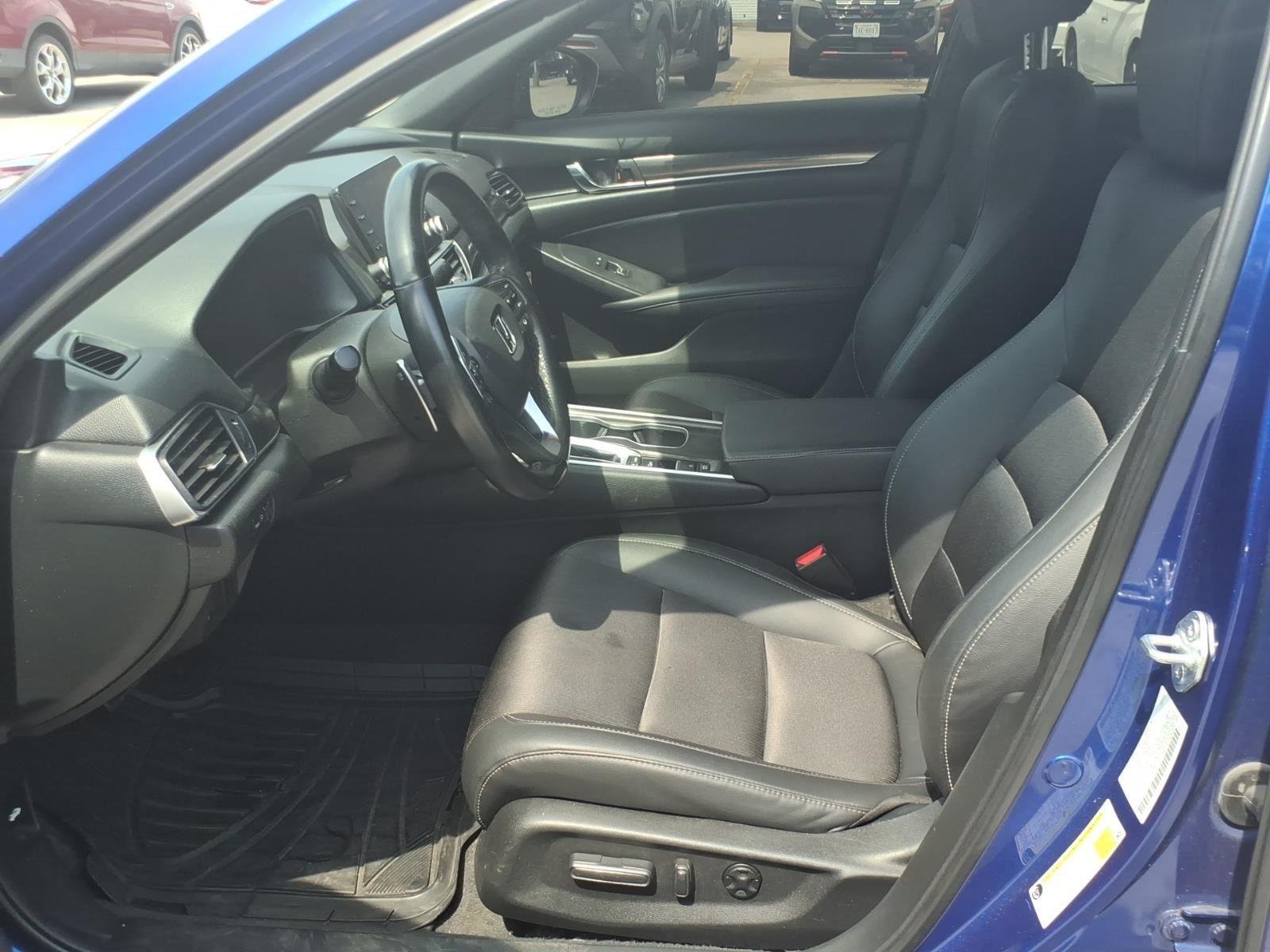 Used 2022 Still Night Pearl Honda Sport image 10