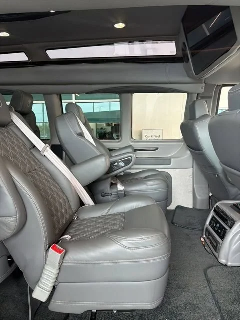Used 2025 Special Exterior Color GMC Work Van image 9