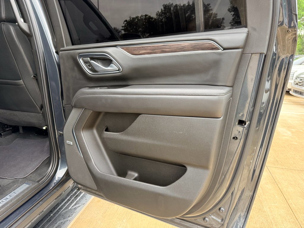 Used 2022 Evergreen Gray Metallic Chevrolet LT image 27