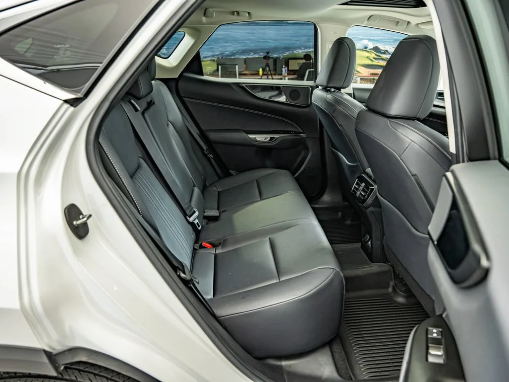 Used 2024 White Pearl Lexus 350 image 35