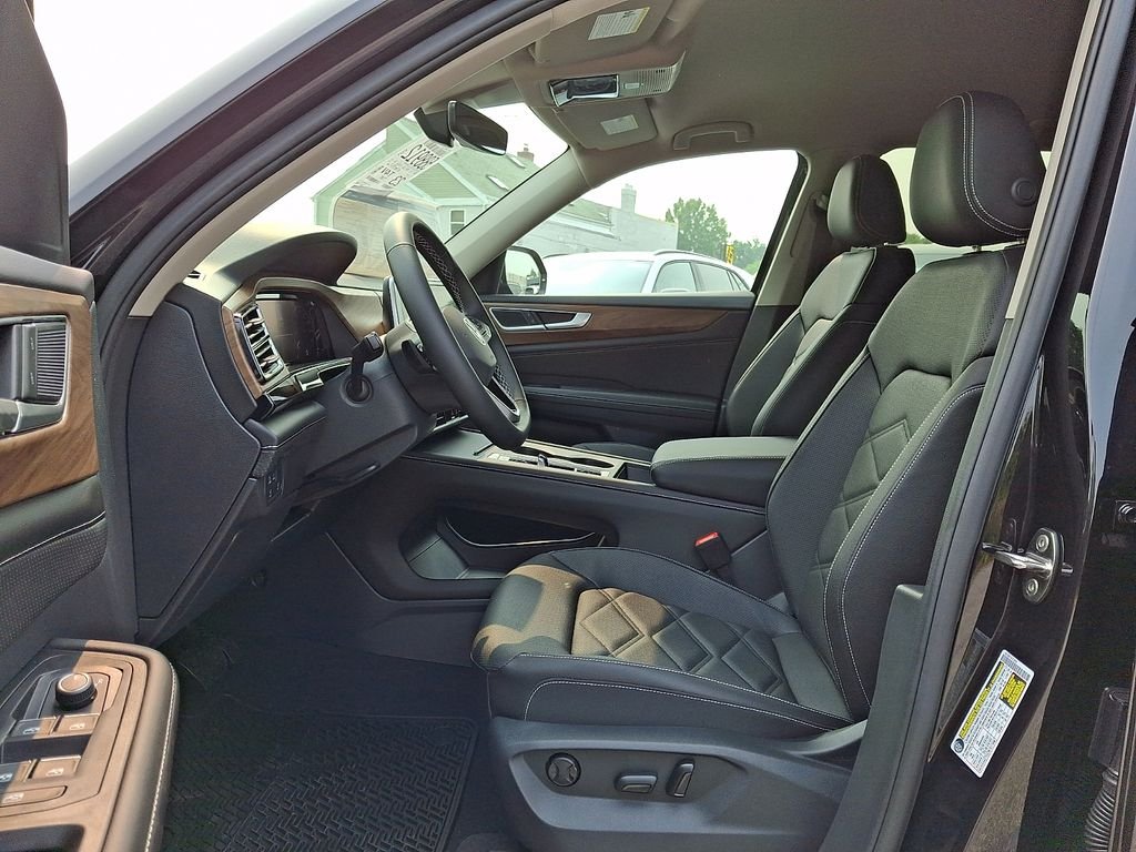 New 2026 Black Volkswagen 2.0T SE image 8