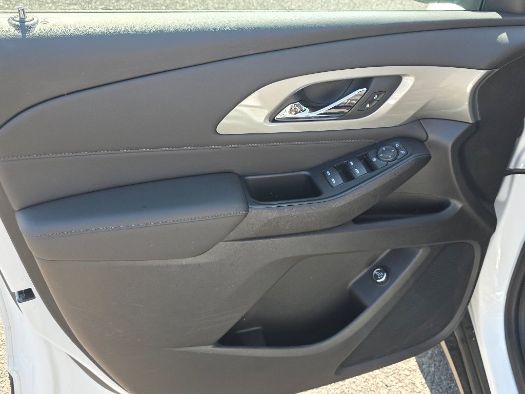 Used 2023 Summit White Chevrolet LT image 28