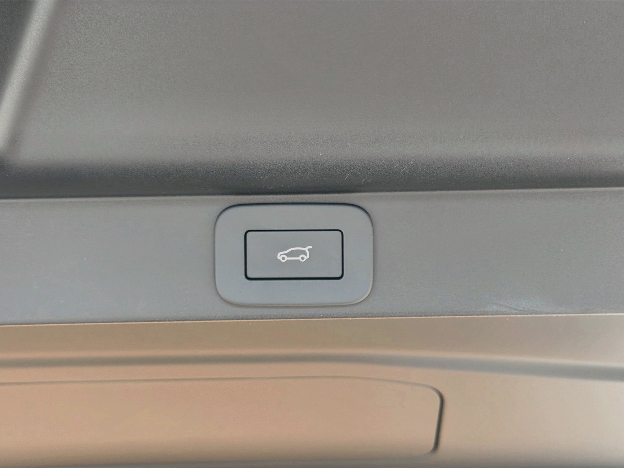 New 2026 Fuji White Land Rover SE image 14