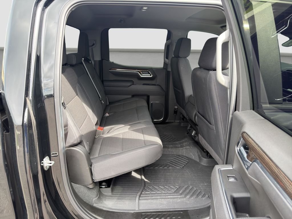 Used 2025 Black Chevrolet RST image 19
