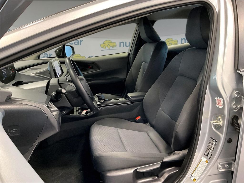 Used 2025  Toyota LE image 10