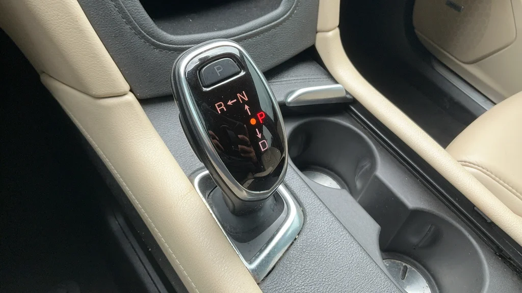Used 2018 Silver Cadillac Premium Luxury image 15