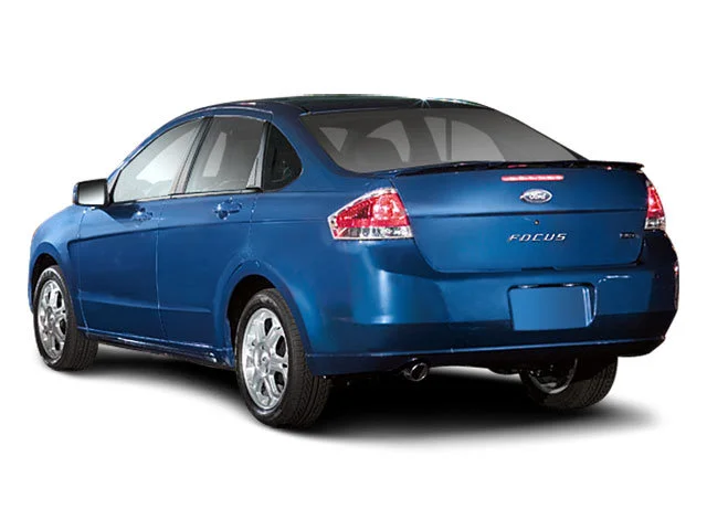 Used 2009 Red Ford SE image 2