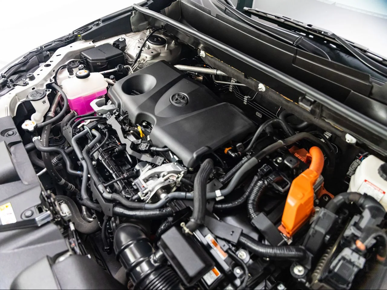 Used 2022 Titanium Glow Toyota XLE image 11