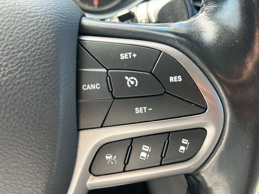 Used 2021 Red Jeep Limited image 17