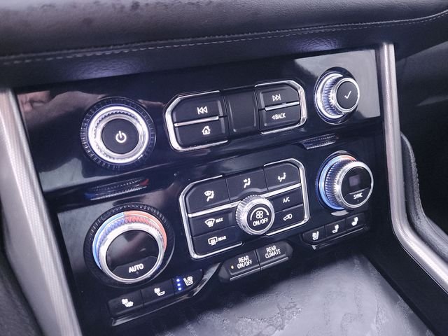 Used 2022 Green GMC Denali image 18
