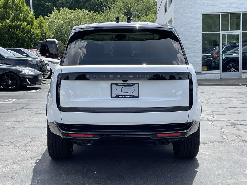 New 2026 Ostuni Pearl White Land Rover Autobiography image 5