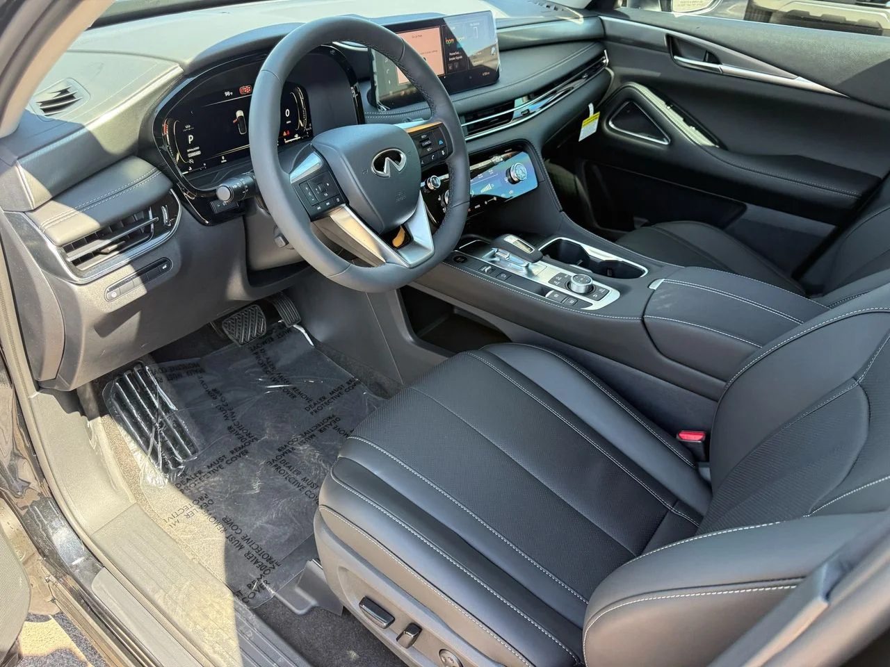 New 2027 MINERAL BLACK INFINITI Luxe FWD image 11