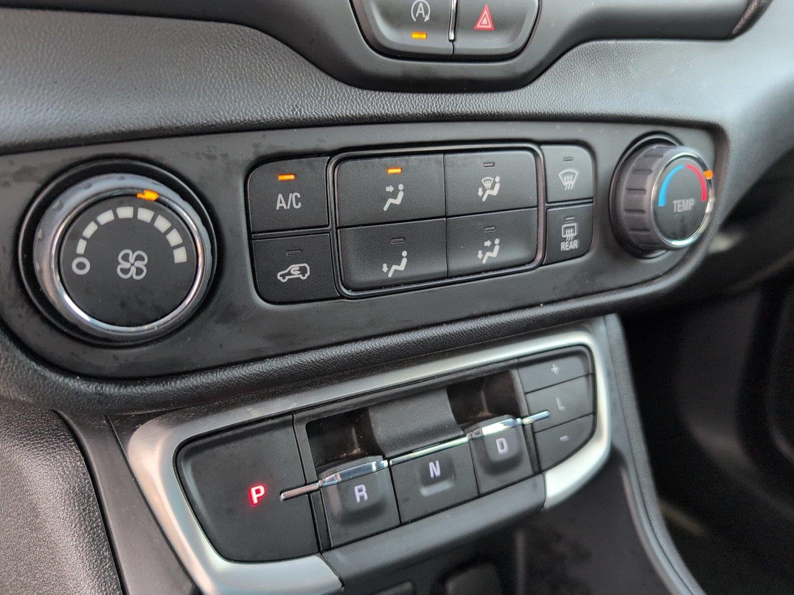 Used 2024 Summit White GMC SLE image 18