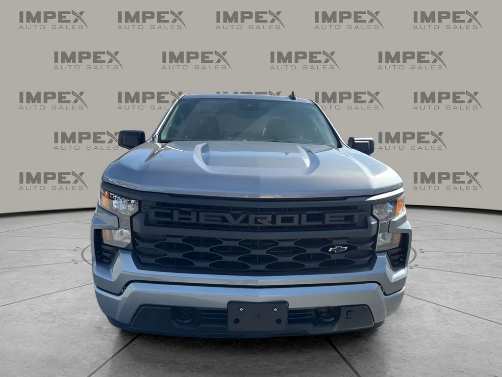 Used 2023 Gray Chevrolet Custom image 8