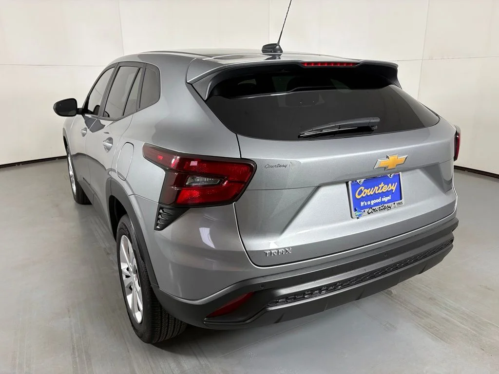 Used 2025 Gray Chevrolet LS image 7