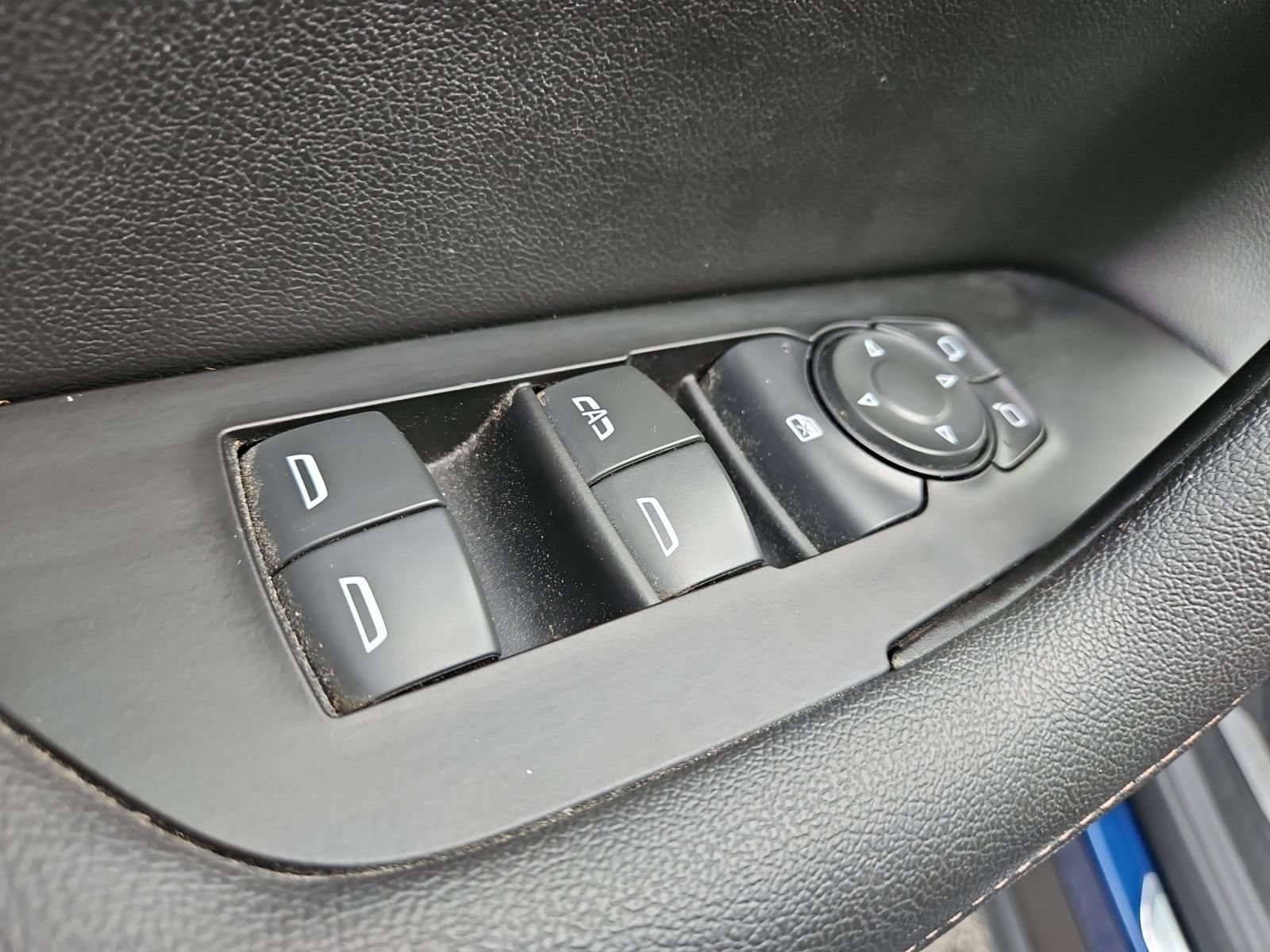 Used 2022 Blue Chevrolet Premier image 21