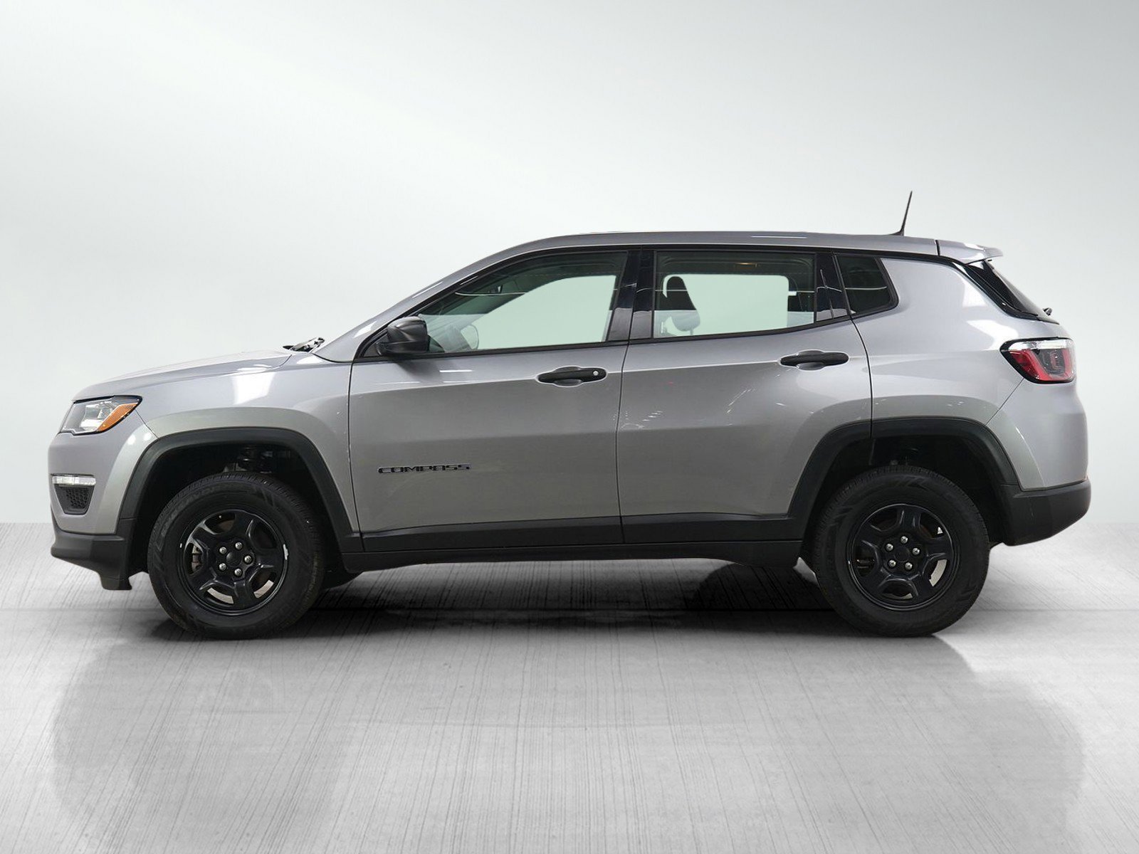 Used 2019 Jeep Compass Sport with VIN 3C4NJDAB8KT787568 for sale in Minneapolis, Minnesota