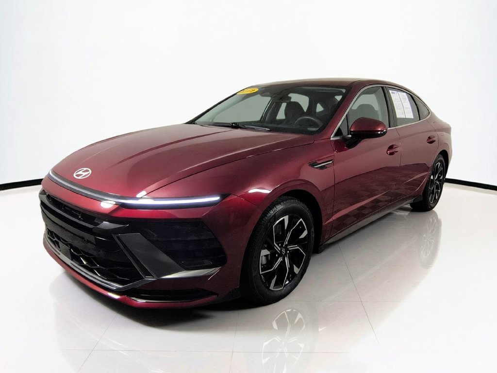 Used 2025 Red Hyundai SEL image 11