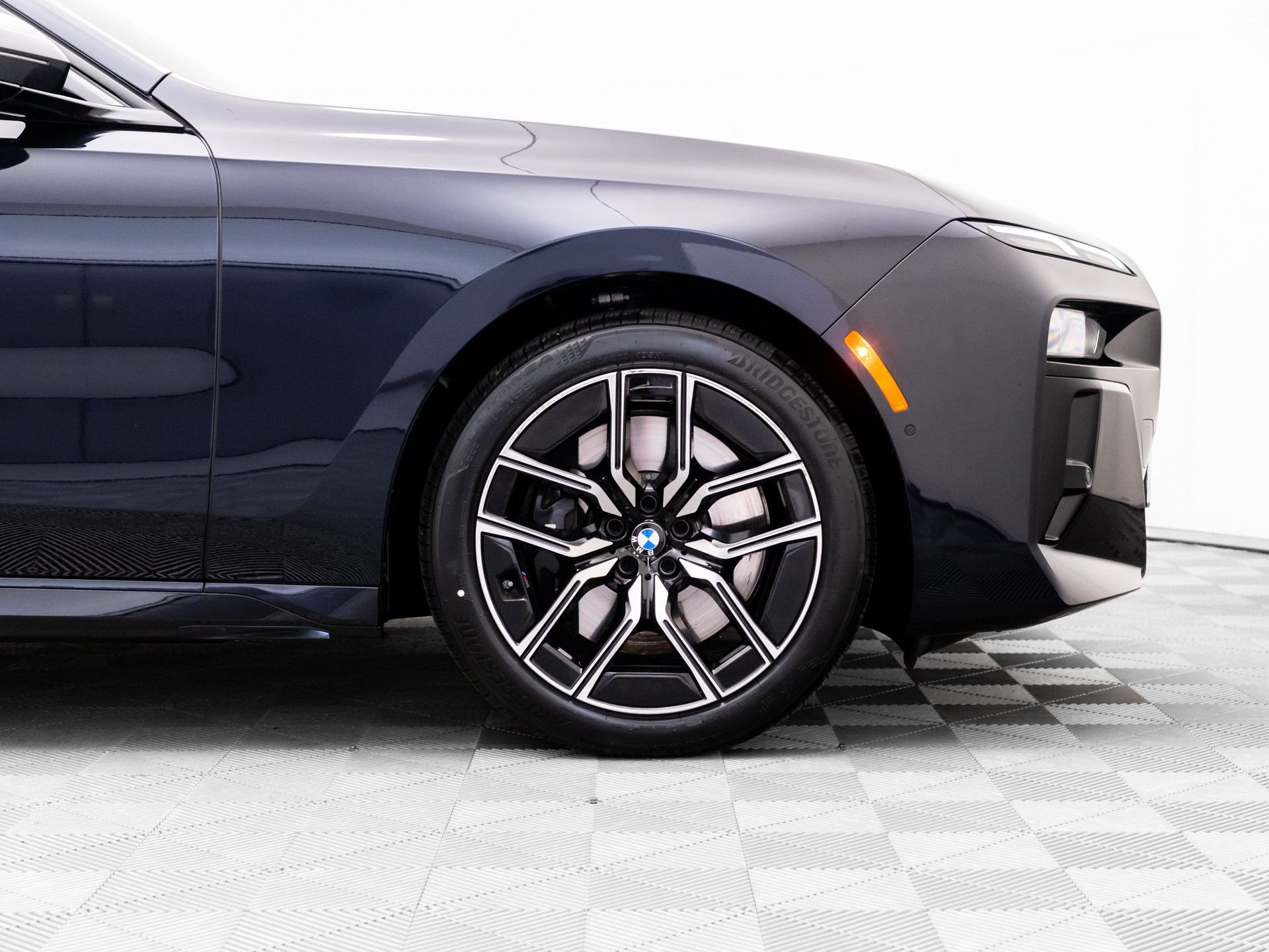 Certified Used 2025 Carbon Black Metallic BMW 740i xDrive image 35