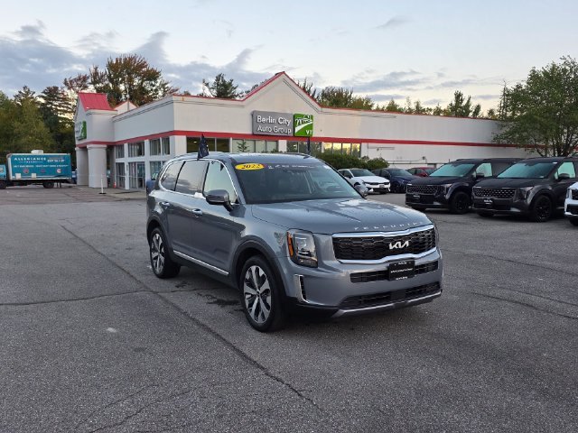 Used 2022 Silver Kia S image 33