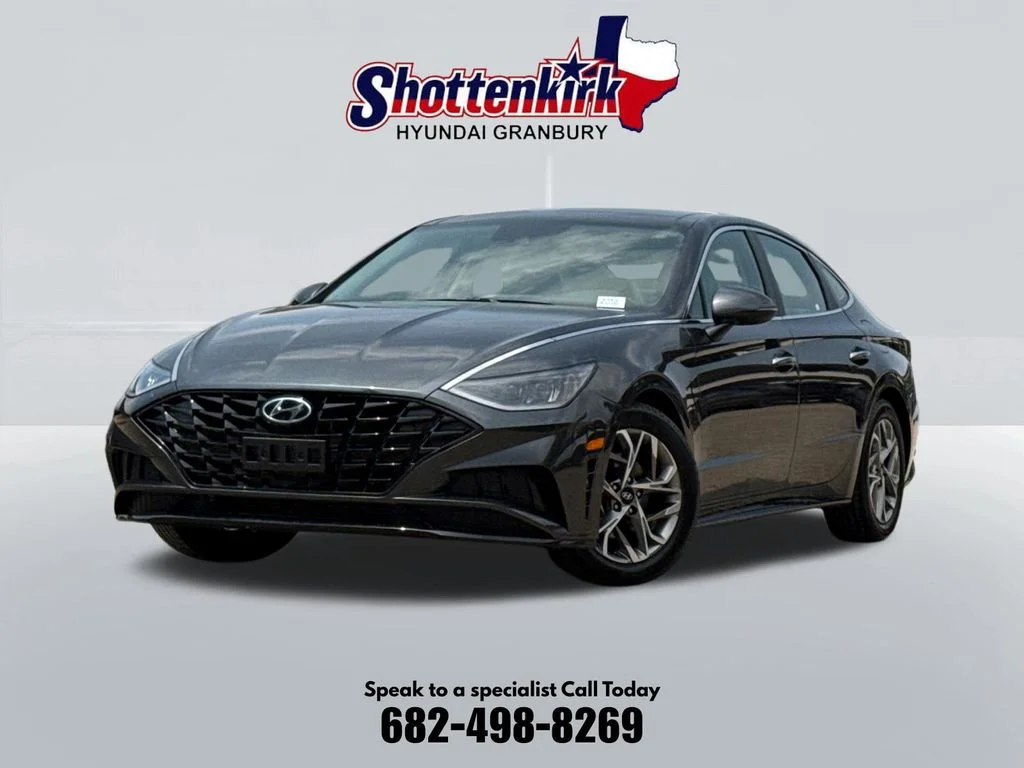 Used 2021 Gray Hyundai SEL image 1