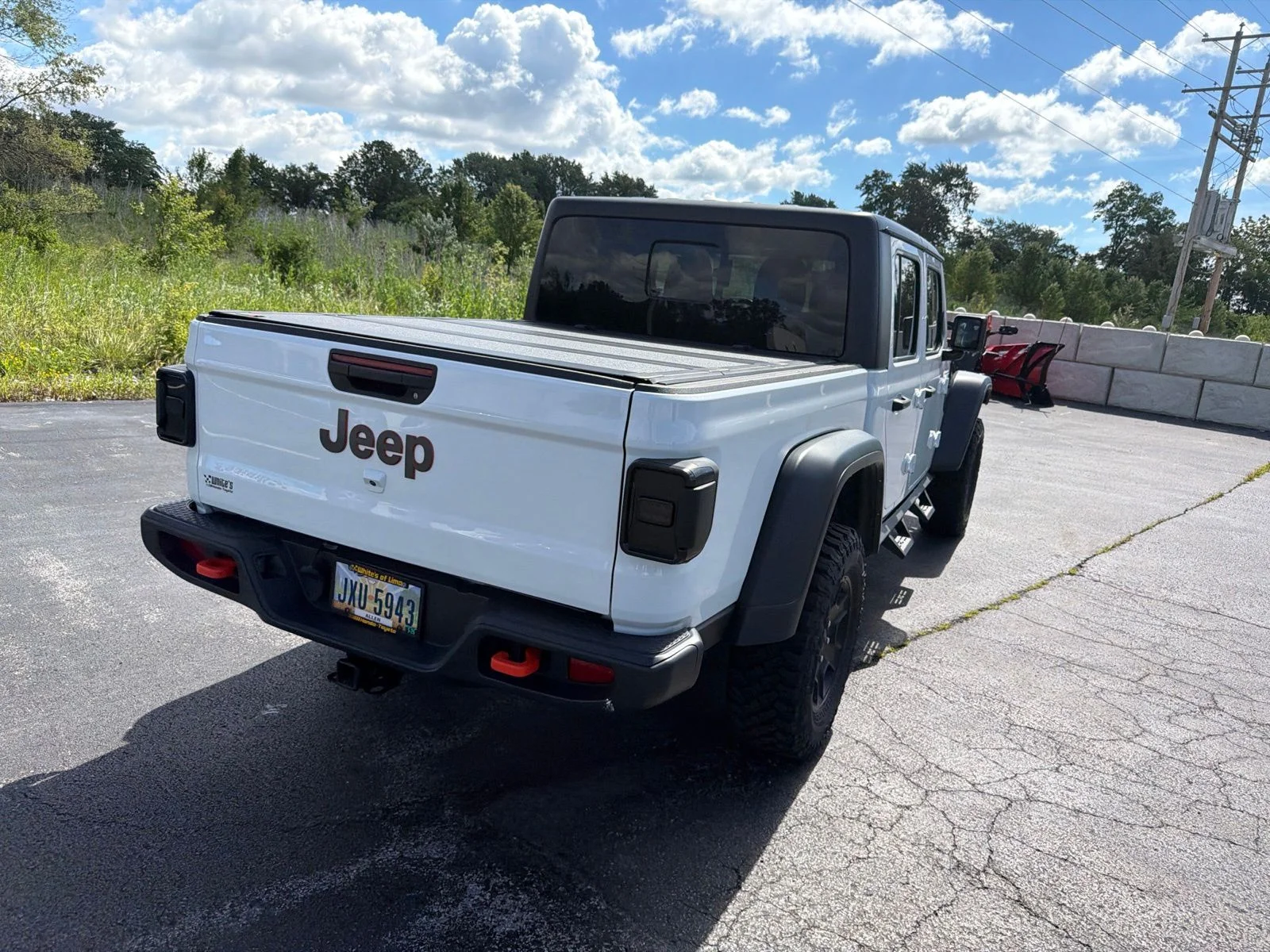 Used 2022 White Jeep Mojave image 7